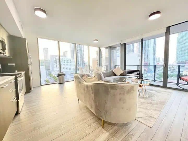 2Br, 2 Baths Lux Downtown Apt Heart Of Austin With Amazing Views, Pool, & Gym Exterior photo