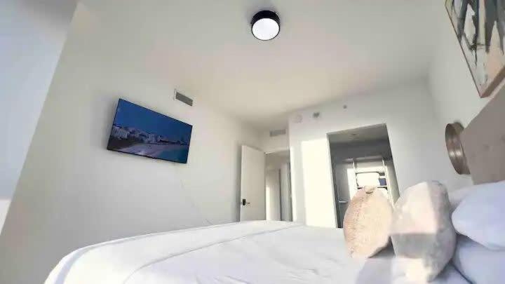 2Br, 2 Baths Lux Downtown Apt Heart Of Austin With Amazing Views, Pool, & Gym Exterior photo