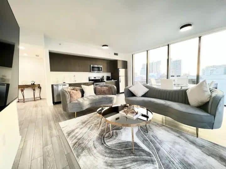 2Br, 2 Baths Lux Downtown Apt Heart Of Austin With Amazing Views, Pool, & Gym Exterior photo